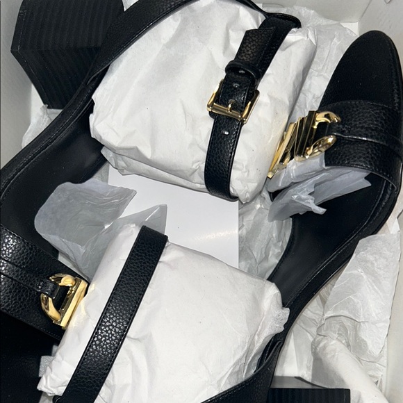 Brand new authentic MK shoes size 10 - Picture 3 of 7